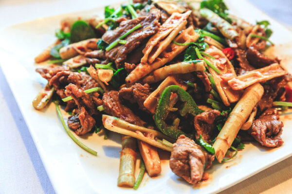 D74 小炒牛Toss Fried Beef W/ Cilantro