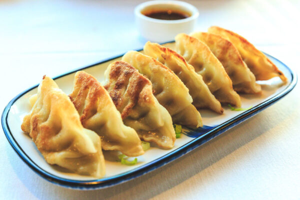 D2 鍋貼/水餃 Pot Stickers (Fried or Steamed)（8)