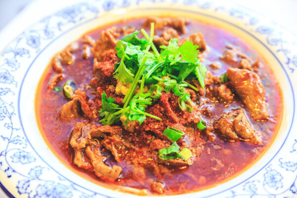 D73 水煮牛 Sliced Beef In Hot & Spicy Gravy