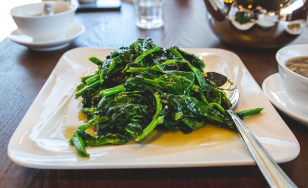 D135 蒜蓉大豆苗Stir Fired Snow Pea Leaf W/ Garlic Sauce